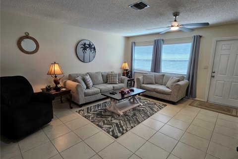 Casa en venta en Port Charlotte, Florida, 2 dormitorios, 91.79 m2 № 1567199 - foto 2