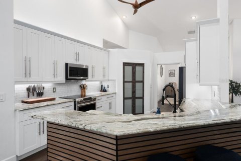 Villa ou maison à vendre à Sanford, Floride: 4 chambres, 251.58 m2 № 2427109 - photo 10