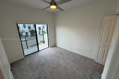 Adosado en alquiler en Miami, Florida, 3 dormitorios, 154.4 m2 № 2009500 - foto 11