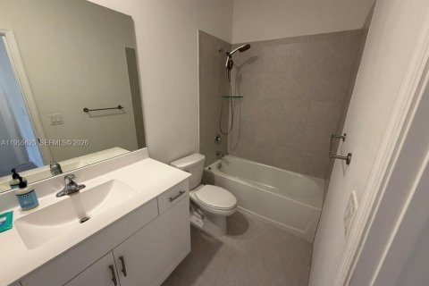 Adosado en alquiler en Miami, Florida, 3 dormitorios, 154.4 m2 № 2009500 - foto 19