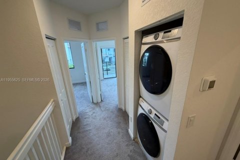 Adosado en alquiler en Miami, Florida, 3 dormitorios, 154.4 m2 № 2009500 - foto 14