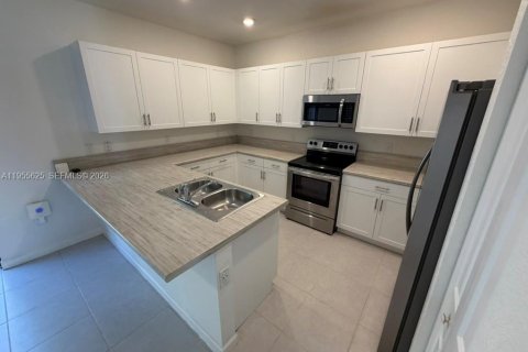 Adosado en alquiler en Miami, Florida, 3 dormitorios, 154.4 m2 № 2009500 - foto 6