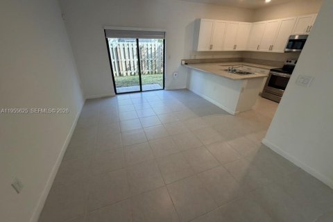 Adosado en alquiler en Miami, Florida, 3 dormitorios, 154.4 m2 № 2009500 - foto 25