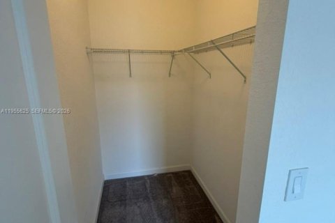 Adosado en alquiler en Miami, Florida, 3 dormitorios, 154.4 m2 № 2009500 - foto 12