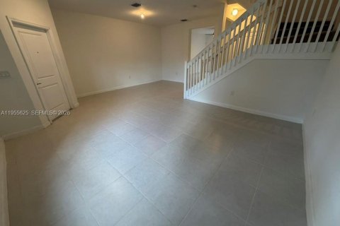 Adosado en alquiler en Miami, Florida, 3 dormitorios, 154.4 m2 № 2009500 - foto 3