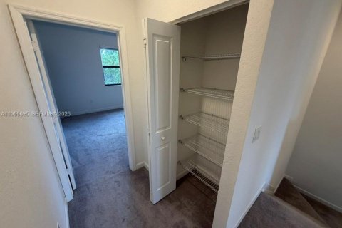 Adosado en alquiler en Miami, Florida, 3 dormitorios, 154.4 m2 № 2009500 - foto 9