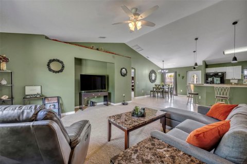 House in Deltona, Florida 3 bedrooms, 149.57 sq.m. № 1885967 - photo 6