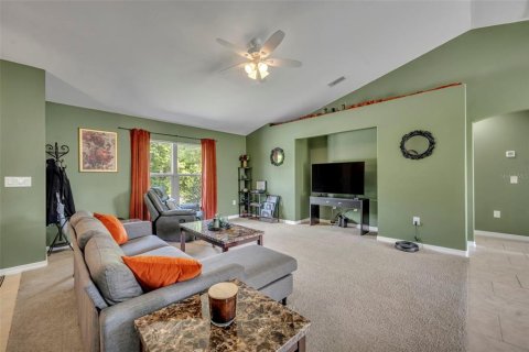 House in Deltona, Florida 3 bedrooms, 149.57 sq.m. № 1885967 - photo 8
