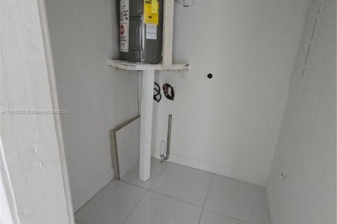 Снять в аренду таунхаус в Санрайз, Флорида 3 спальни, 118.54м2, № 1963865 - фото 14