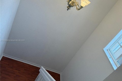 Adosado en venta en Hialeah, Florida, 3 dormitorios, 134.71 m2 № 1788751 - foto 7