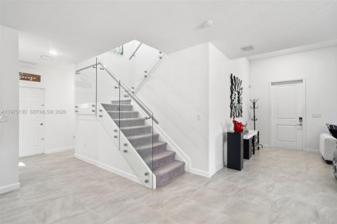 Casa en venta en Homestead, Florida, 5 dormitorios, 289.76 m2 № 2040742 - foto 7