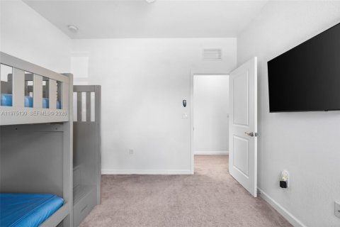 Casa en venta en Homestead, Florida, 5 dormitorios, 289.76 m2 № 2040742 - foto 2