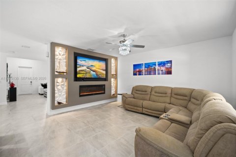 Casa en venta en Homestead, Florida, 5 dormitorios, 289.76 m2 № 2040742 - foto 20