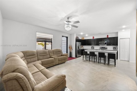 Casa en venta en Homestead, Florida, 5 dormitorios, 289.76 m2 № 2040742 - foto 18
