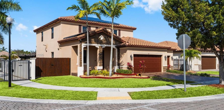 Casa en Homestead, Florida 5 dormitorios, 289.76 m2 № 2040742