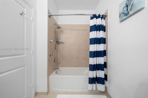 Casa en venta en Homestead, Florida, 5 dormitorios, 289.76 m2 № 2040742 - foto 4