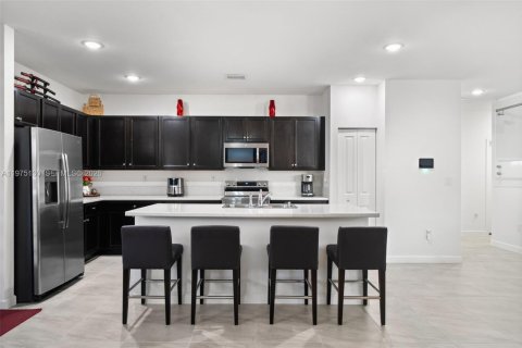 Casa en venta en Homestead, Florida, 5 dormitorios, 289.76 m2 № 2040742 - foto 15