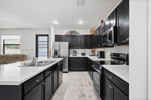 Casa en venta en Homestead, Florida, 5 dormitorios, 289.76 m2 № 2040742 - foto 16