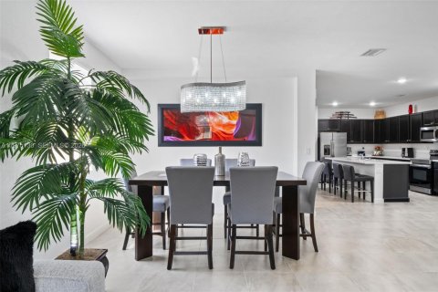 Casa en venta en Homestead, Florida, 5 dormitorios, 289.76 m2 № 2040742 - foto 13