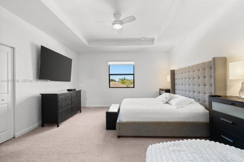 Casa en venta en Homestead, Florida, 5 dormitorios, 289.76 m2 № 2040742 - foto 24