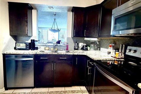 Condo in Clearwater, Florida, 2 bedrooms № 2106923 - photo 12