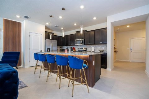 Townhouse in Clermont, Florida 5 bedrooms, 211.91 sq.m. № 2359353 - photo 14