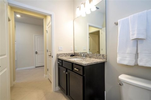 Townhouse in Clermont, Florida 5 bedrooms, 211.91 sq.m. № 2359353 - photo 13