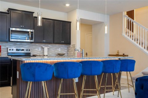 Townhouse in Clermont, Florida 5 bedrooms, 211.91 sq.m. № 2359353 - photo 18