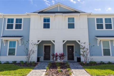 Townhouse in Clermont, Florida 5 bedrooms, 211.91 sq.m. № 2359353 - photo 3