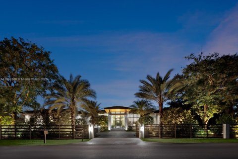 House in Pinecrest, Florida 6 bedrooms, 617.34 sq.m. № 1178071 - photo 6
