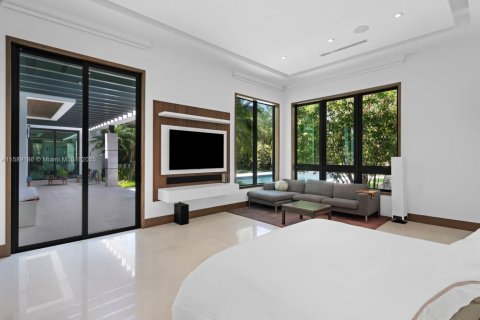 House in Pinecrest, Florida 6 bedrooms, 617.34 sq.m. № 1178071 - photo 27