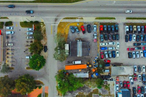 Купить коммерческую недвижимость в Майами, Флорида № 2023478 - фото 3