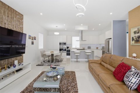 Villa ou maison à vendre à Doral, Floride: 5 chambres, 342.81 m2 № 2247006 - photo 20
