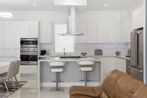 Villa ou maison à vendre à Doral, Floride: 5 chambres, 342.81 m2 № 2247006 - photo 13