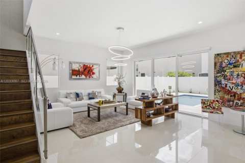 Villa ou maison à vendre à Doral, Floride: 5 chambres, 342.81 m2 № 2247006 - photo 5