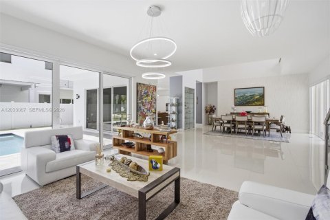 Villa ou maison à vendre à Doral, Floride: 5 chambres, 342.81 m2 № 2247006 - photo 7