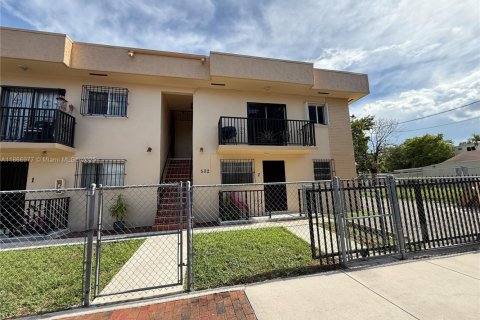 Commercial property in Miami, Florida 303.23 sq.m. № 2090369 - photo 18