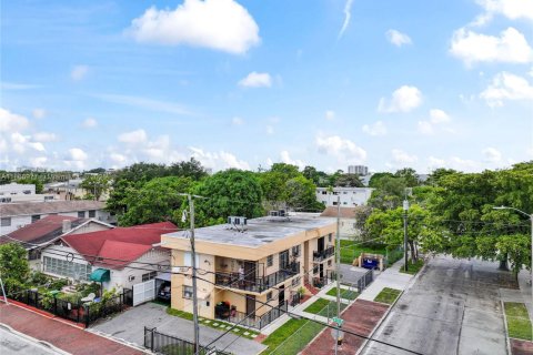 Commercial property in Miami, Florida 303.23 sq.m. № 2090369 - photo 8