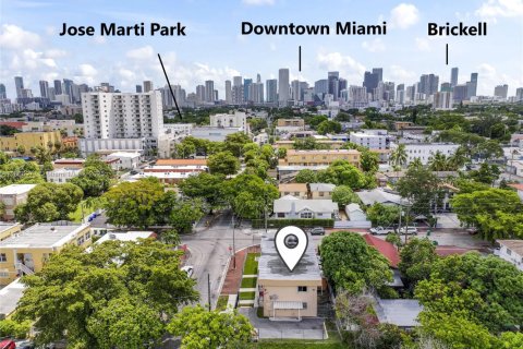 Commercial property in Miami, Florida 303.23 sq.m. № 2090369 - photo 11