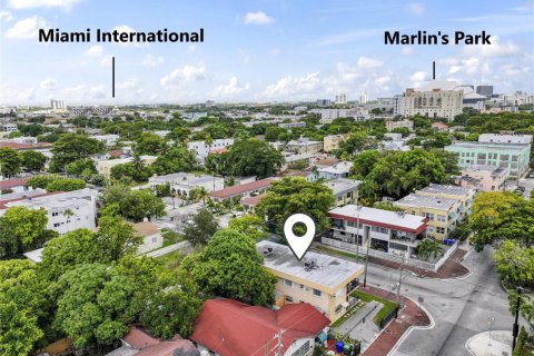 Commercial property in Miami, Florida 303.23 sq.m. № 2090369 - photo 13