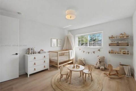 Villa ou maison à vendre à Pinecrest, Floride: 4 chambres, 220.36 m2 № 2031986 - photo 11