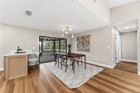 House in Edgewater, Florida 3 bedrooms, 178.74 sq.m. № 2203660 - photo 15