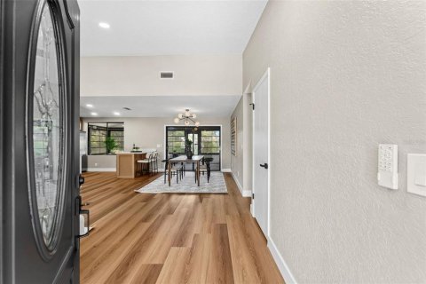 House in Edgewater, Florida 3 bedrooms, 178.74 sq.m. № 2203660 - photo 6