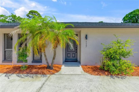 House in Edgewater, Florida 3 bedrooms, 178.74 sq.m. № 2203660 - photo 5