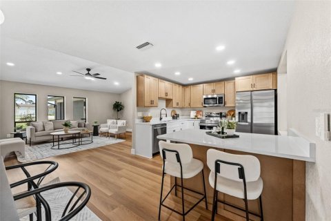 House in Edgewater, Florida 3 bedrooms, 178.74 sq.m. № 2203660 - photo 12