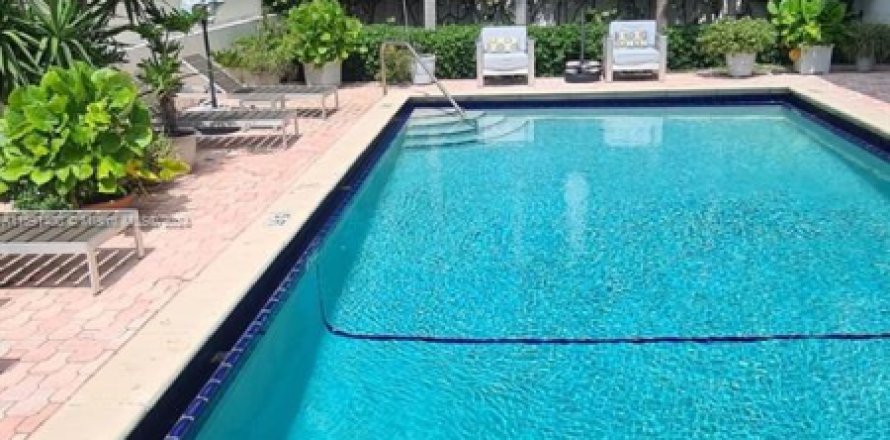 Condominio en Miami Beach, Florida, 2 dormitorios  № 1710343