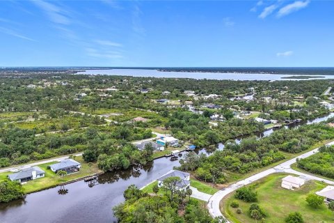 House in Port Charlotte, Florida 4 bedrooms, 187.71 sq.m. № 1805814 - photo 3