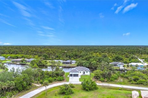 House in Port Charlotte, Florida 4 bedrooms, 187.71 sq.m. № 1805814 - photo 5
