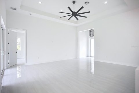 House in Port Charlotte, Florida 4 bedrooms, 187.71 sq.m. № 1805814 - photo 12