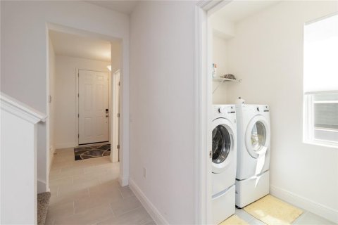 Casa en venta en DeLand, Florida, 4 dormitorios, 269.7 m2 № 1519096 - foto 9